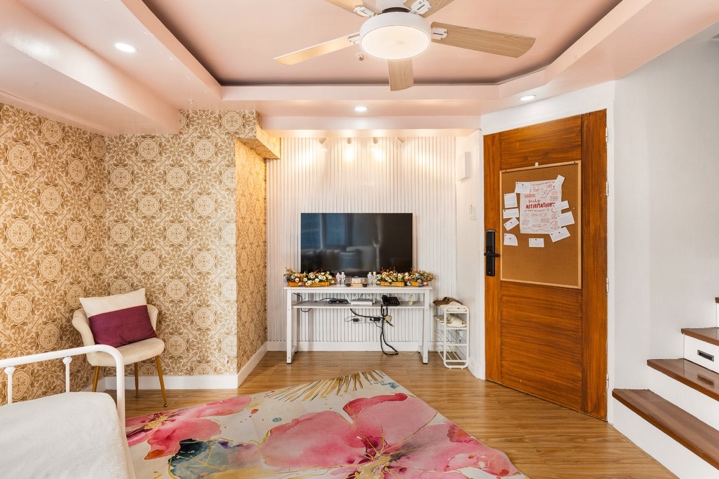 Standard & Contemporary MRRC interior