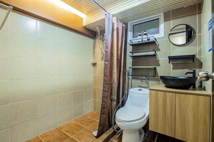 Mancave Loft Suite interior photo 6
